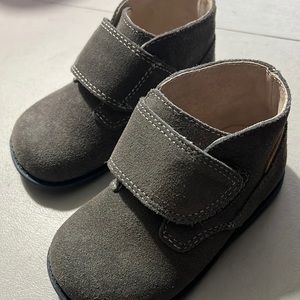 Livie & Luca gray suede toddler boots size 6